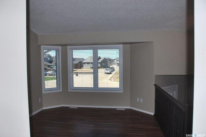 Property Photo:  746 Sutter Crescent  SK S7T 0R4 