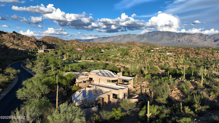 Property Photo: 1106 W Tortolita Mountain Circle AZ 85755