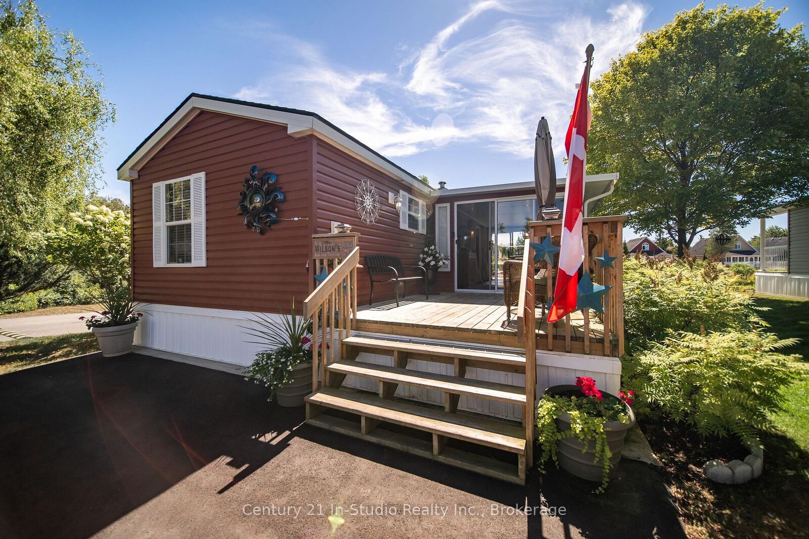 Property Photo:  19 White Pines Trail  ON L9Z 1X7 