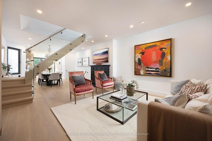Property Photo:  133 Macpherson Avenue  ON M5R 1W9 