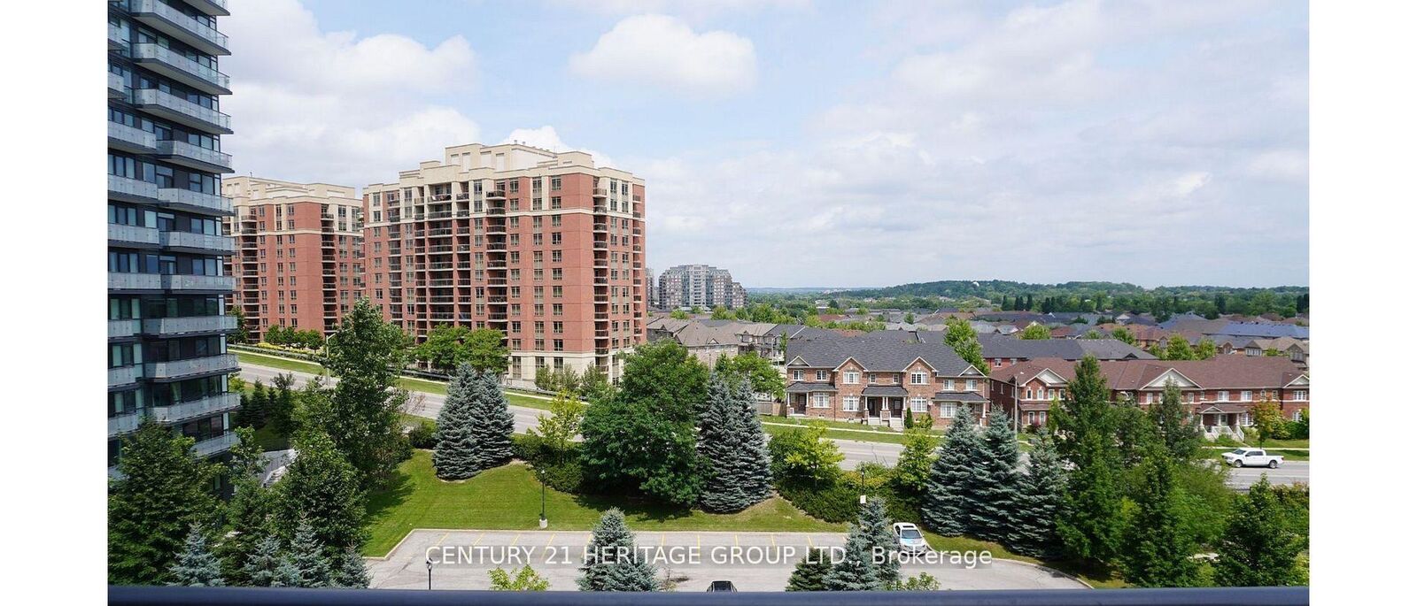 Property Photo:  185 Oneida Crescent 816  ON L4B 0B1 