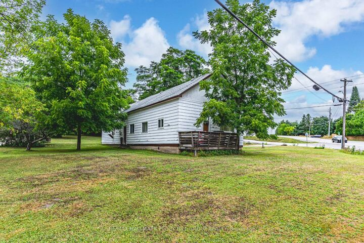 332 Champlain Road  Penetanguishene ON L9M 1S4 photo