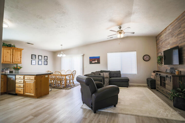 Property Photo:  2031 E Colorado St 204  UT 84790 