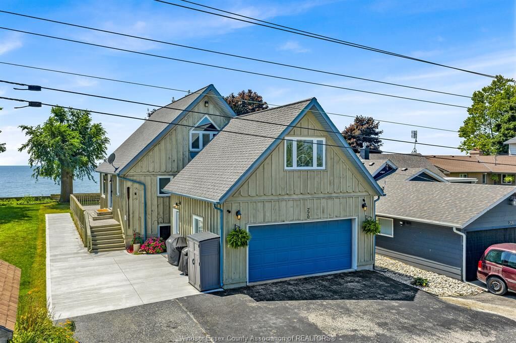 Photo de la propriété: 770 Point Pelee Dr ON N8H 3V4