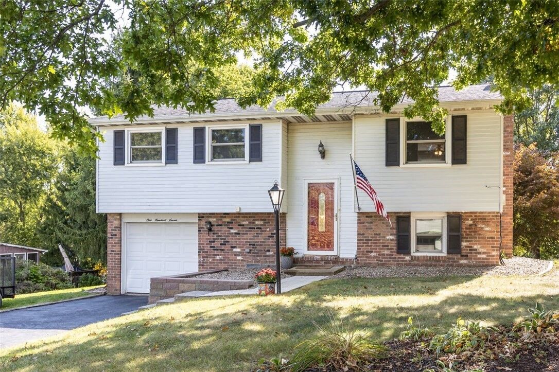 Property Photo:  107 Woodridge Drive  PA 16066 