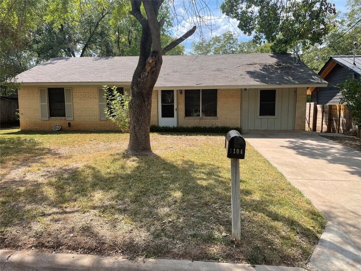 1104 Gardner Cove  Austin TX 78721 photo