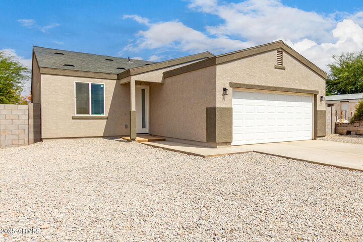 Property Photo: 3210 W Vaquero Drive AZ 85131