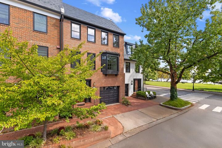 103 Queen Street  Alexandria VA 22314 photo