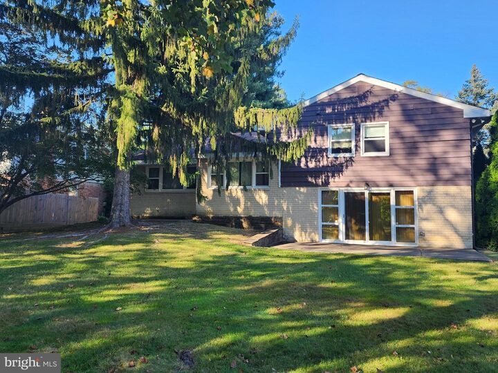 Property Photo: 7804 Louise Lane PA 19038