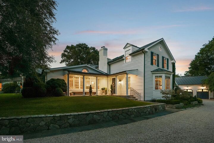 Property Photo: 320 1/2 Mansion Drive VA 22302