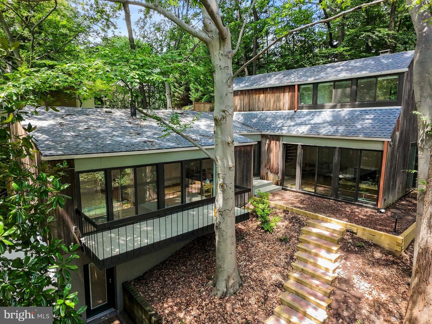 Property Photo: 2855 Davenport Street NW DC 20008