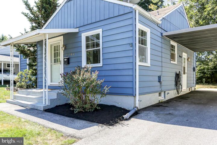 Property Photo:  1704 Sherwood Road  PA 17070 