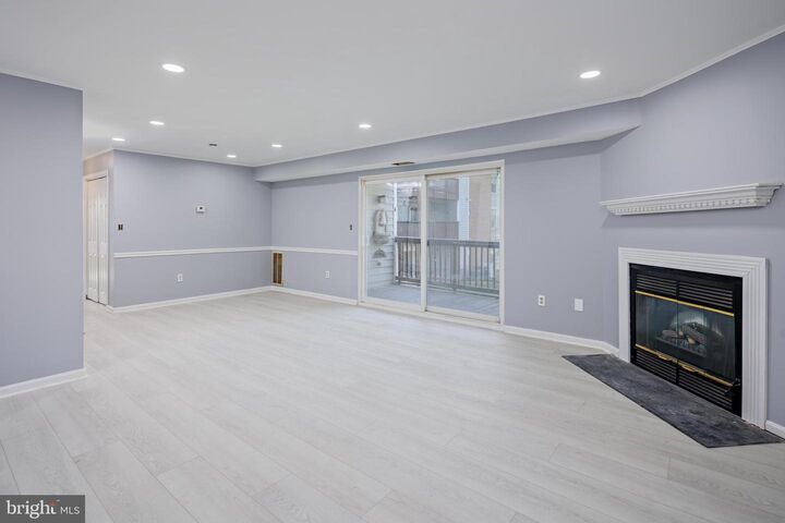 Property Photo:  6800 White Water Way 203  MD 21060