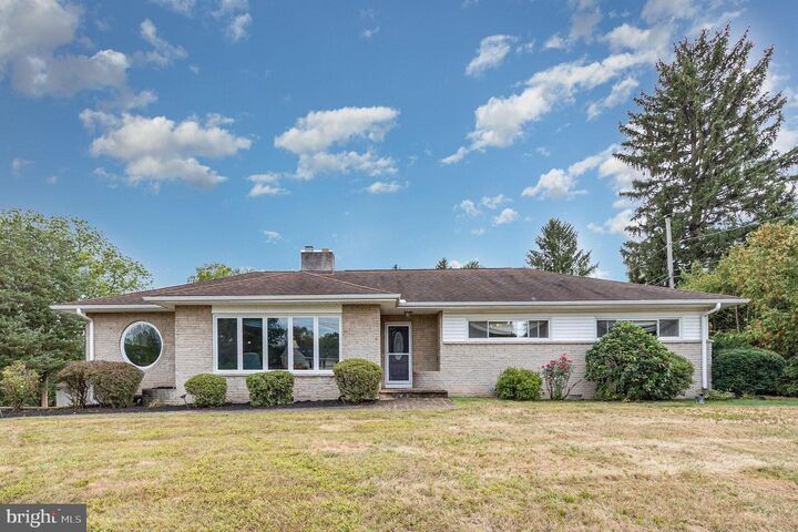 Property Photo:  95 Foxcroft Drive  PA 17011 