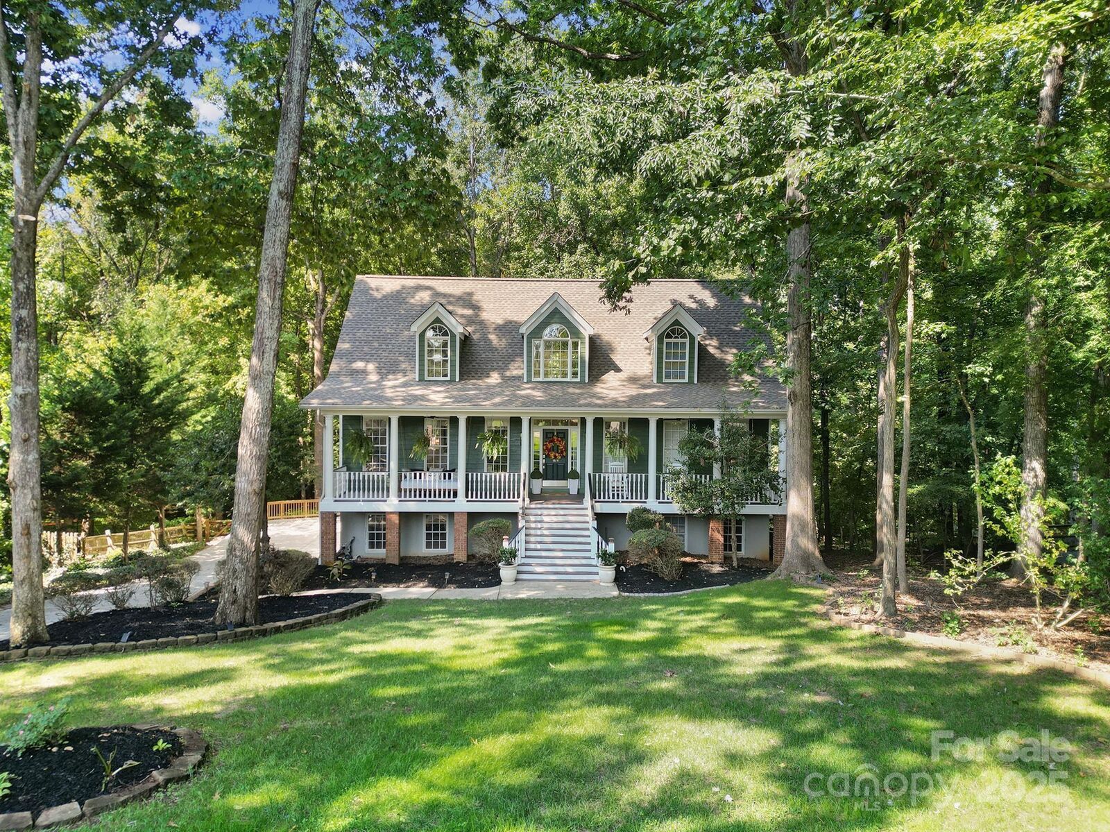 Property Photo: 1674 Caille Court SC 29708