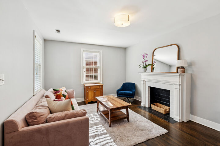 Property Photo:  33 Yeadon Avenue  SC 29407 