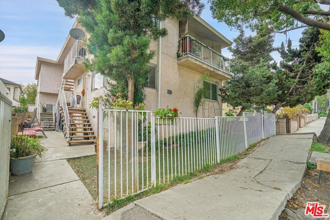 Property Photo: 667 W 22nd St CA 90731