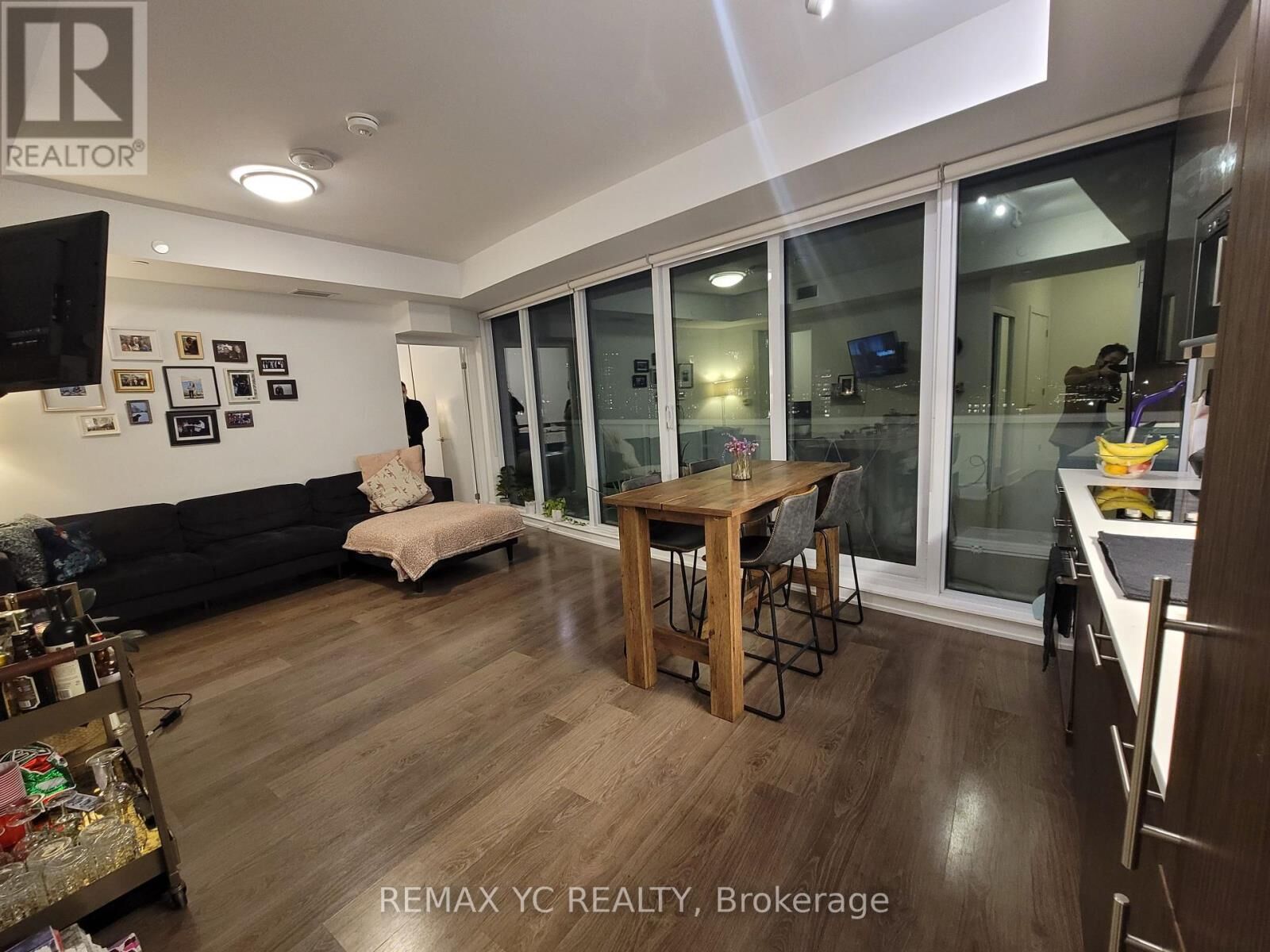 Property Photo:  403 Church Street 2509  ON M4Y 0C9 