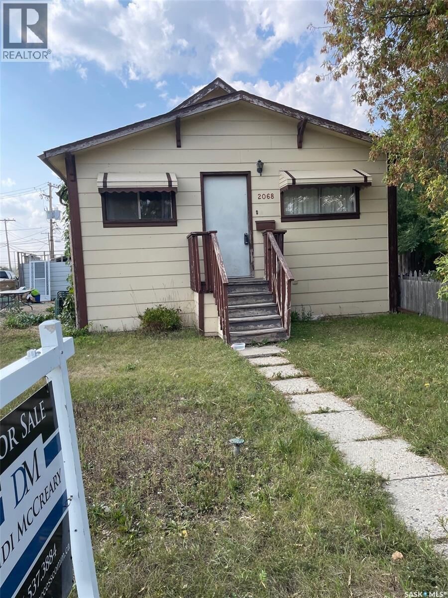 Property Photo:  2068 Connaught Street  SK S4T 4T7 