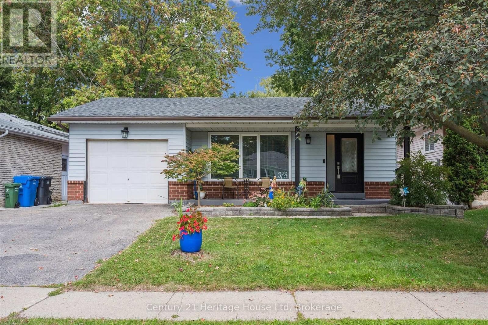 Property Photo: 378 West Acres Drive ON N1H 7A8