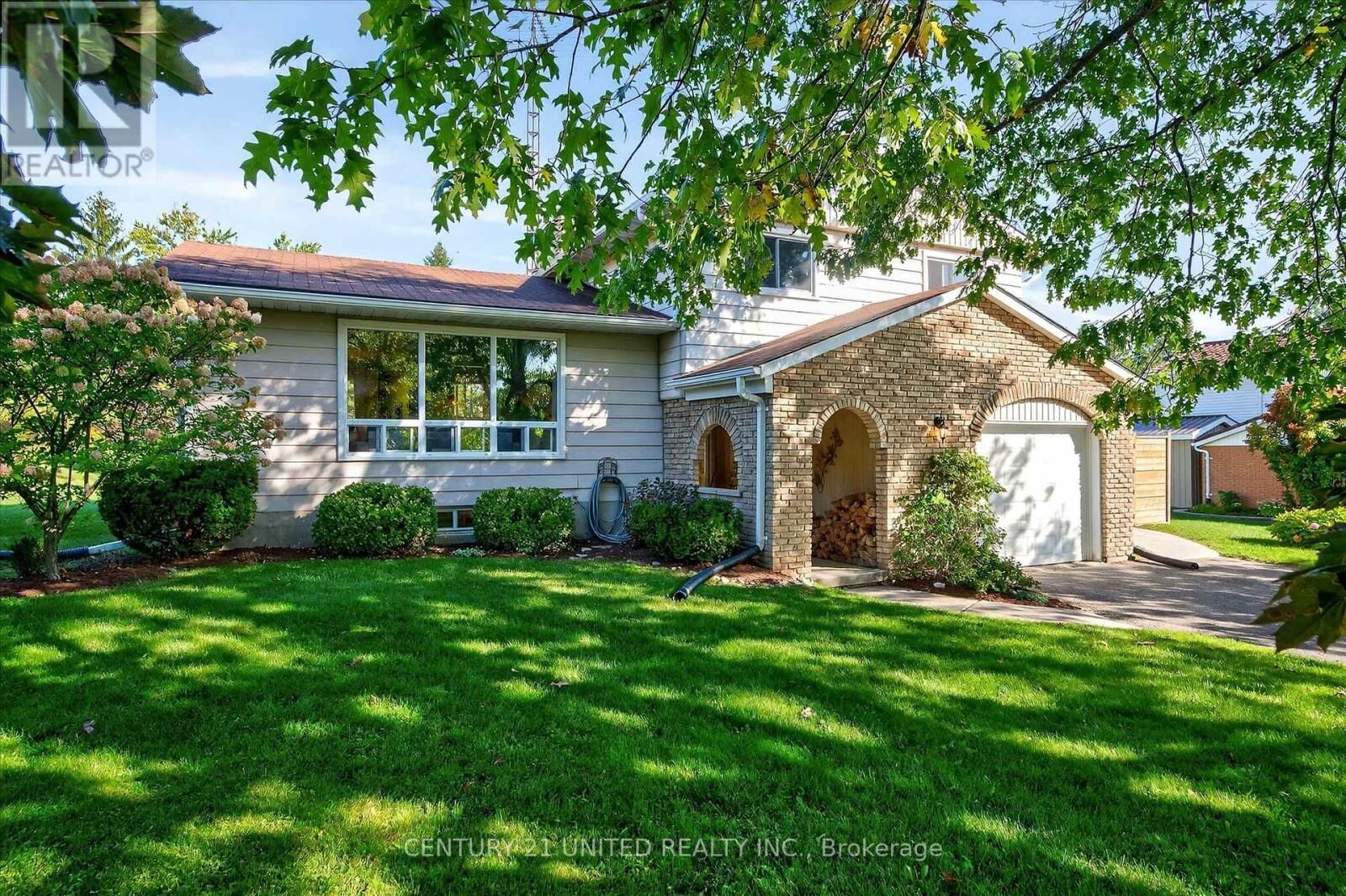 Property Photo:  44 Crystal Springs Drive  ON K9J 6Y3 