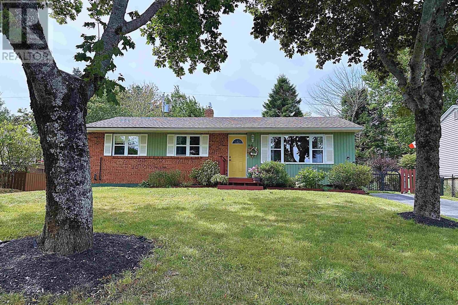Photo de la propriété:  96 Attwood Crescent  NS B2V 1G7 