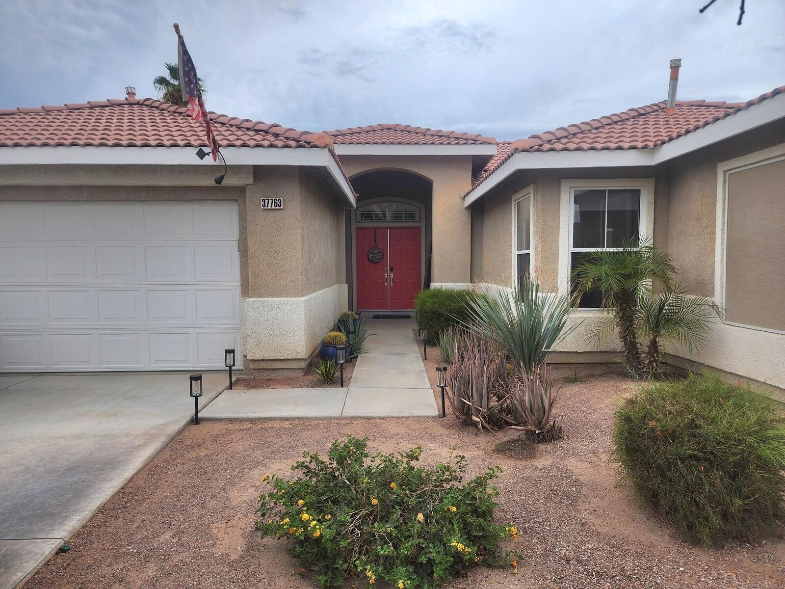 Property Photo:  37763 Colebridge Street  CA 92211 