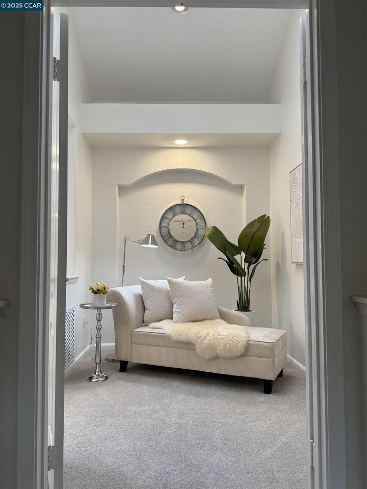 Property Photo: 403 Stoneybrook Ct CA 94506