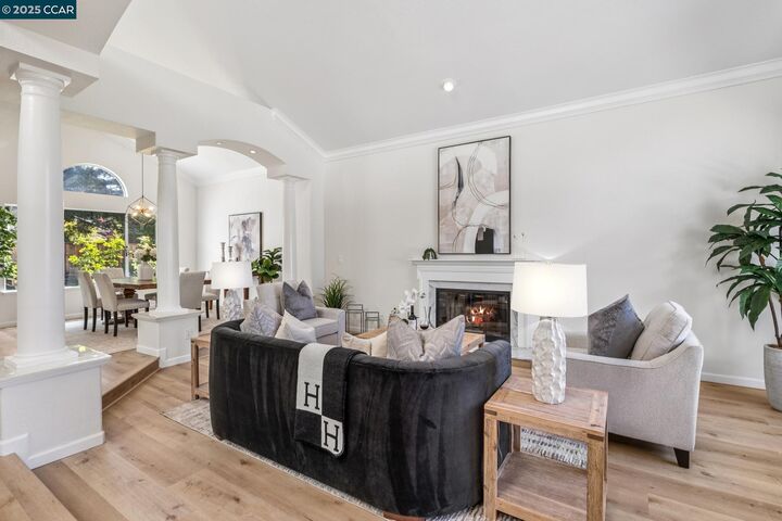 Property Photo: 403 Stoneybrook Ct CA 94506