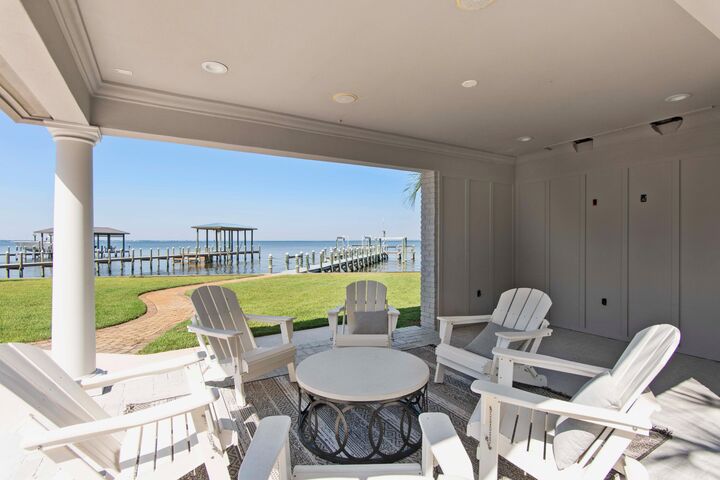 Property Photo: 671 Driftwood Point Road FL 32459