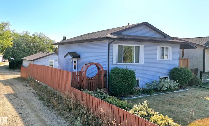 66 Westview Crescent  Blackfalds AB T0M 0J0 photo