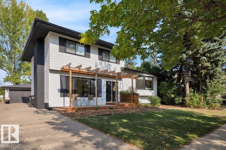 Property Photo: 16204 Patricia Drive NW AB T5R 5N5