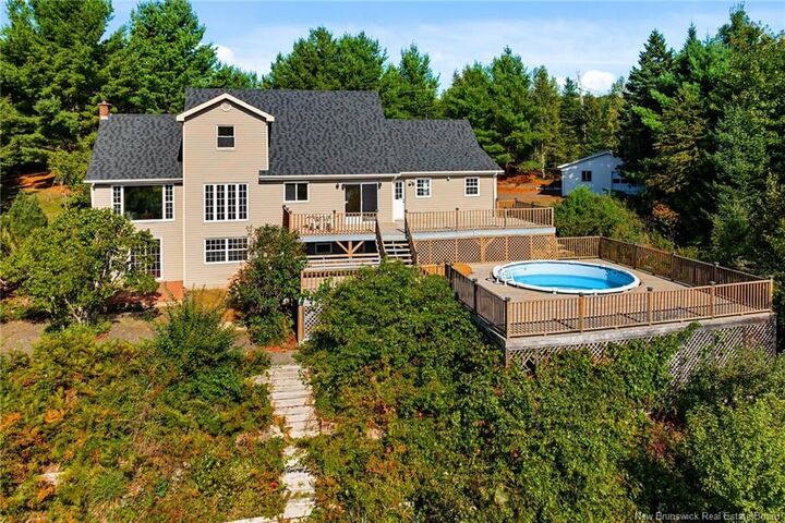 Property Photo:  18 Hillview Street  NB E3B 1V1 