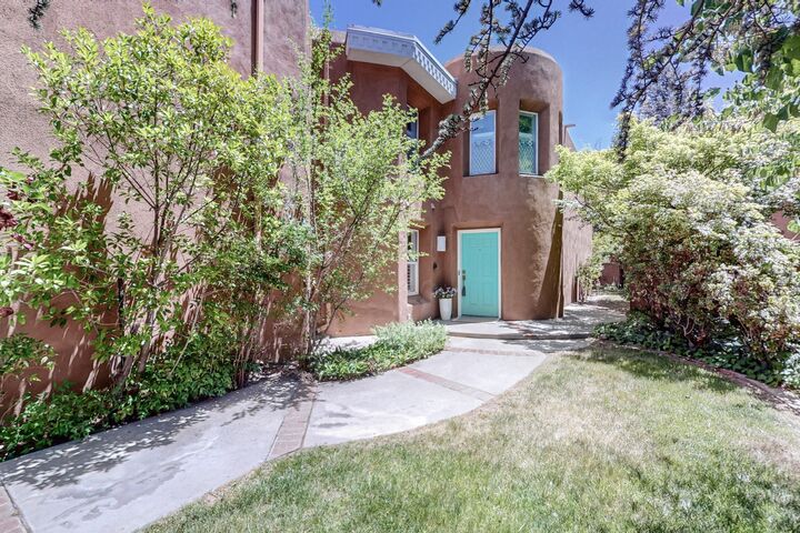 Property Photo:  2904 Calle De Alamo NW  NM 87104 