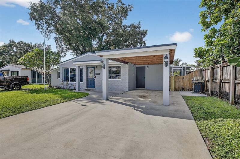 Property Photo:  6850 Atlanta St  FL 33024 