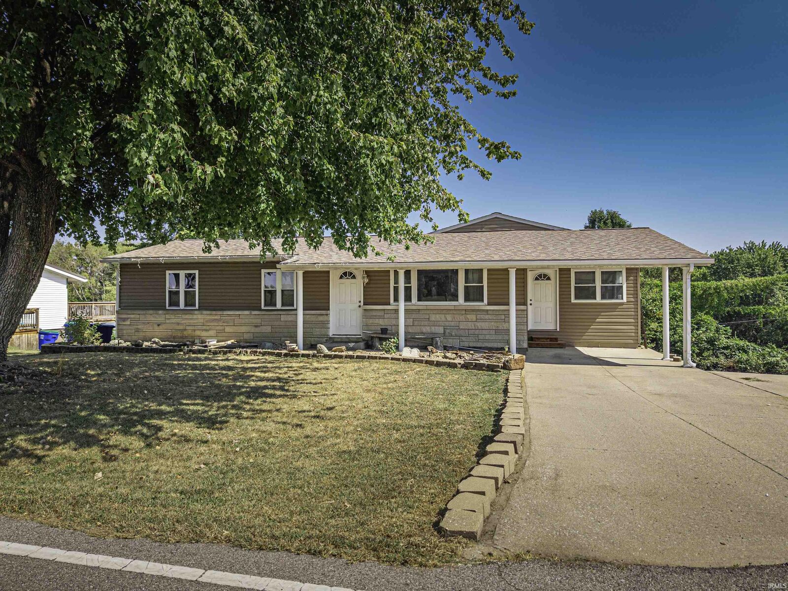 Property Photo: 308 N 3rd Avenue IN 47670