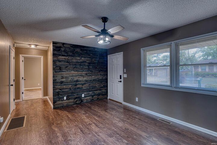 Property Photo:  1421 Brimm Street  IN 47601 