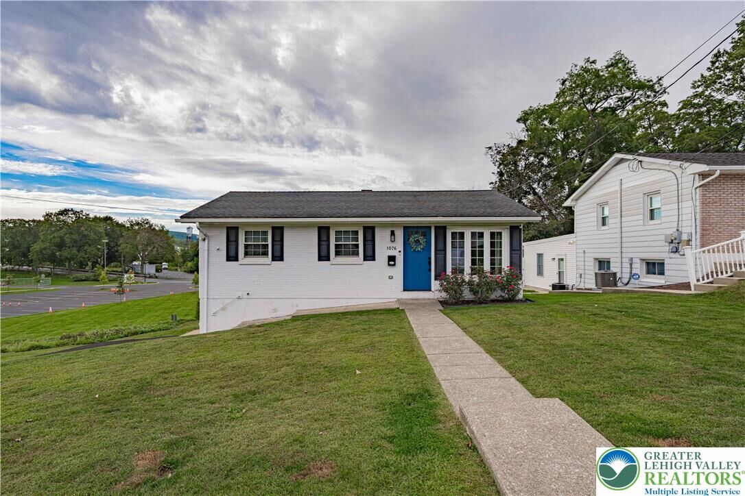 Property Photo: 1076 W Tioga Street PA 18103