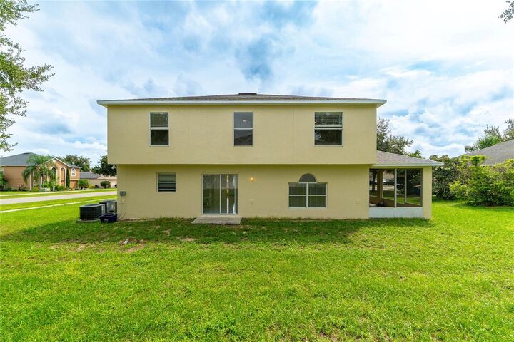 Property Photo: 1961 Thorngate Lane FL 34753