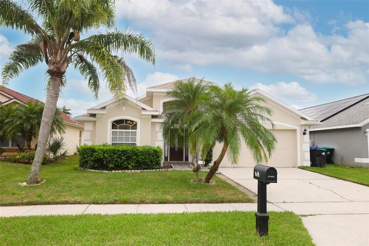 Property Photo: 10836 Leader Lane FL 32825