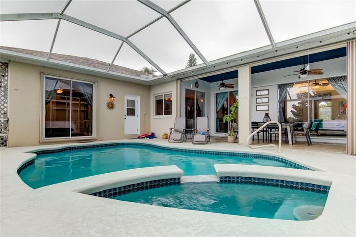 Property Photo: 1421 Beach Club Lane FL 33572