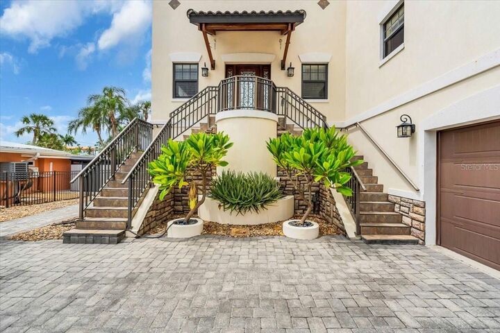 Property Photo:  302 Colonia Lane W  FL 34275 