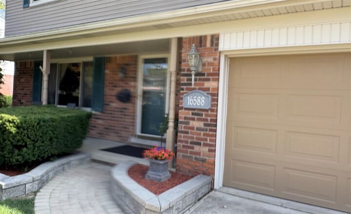 Property Photo: 16588 Ronnie Lane MI 48154-2242