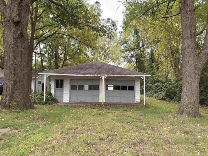 Property Photo:  2807 W Smith Road  MI 48144 