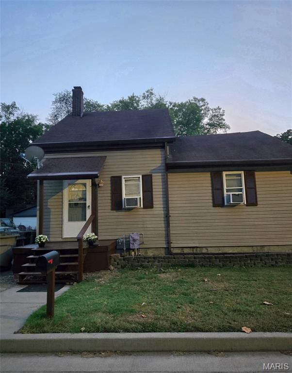 Property Photo: 317 N 8th Street IL 62220