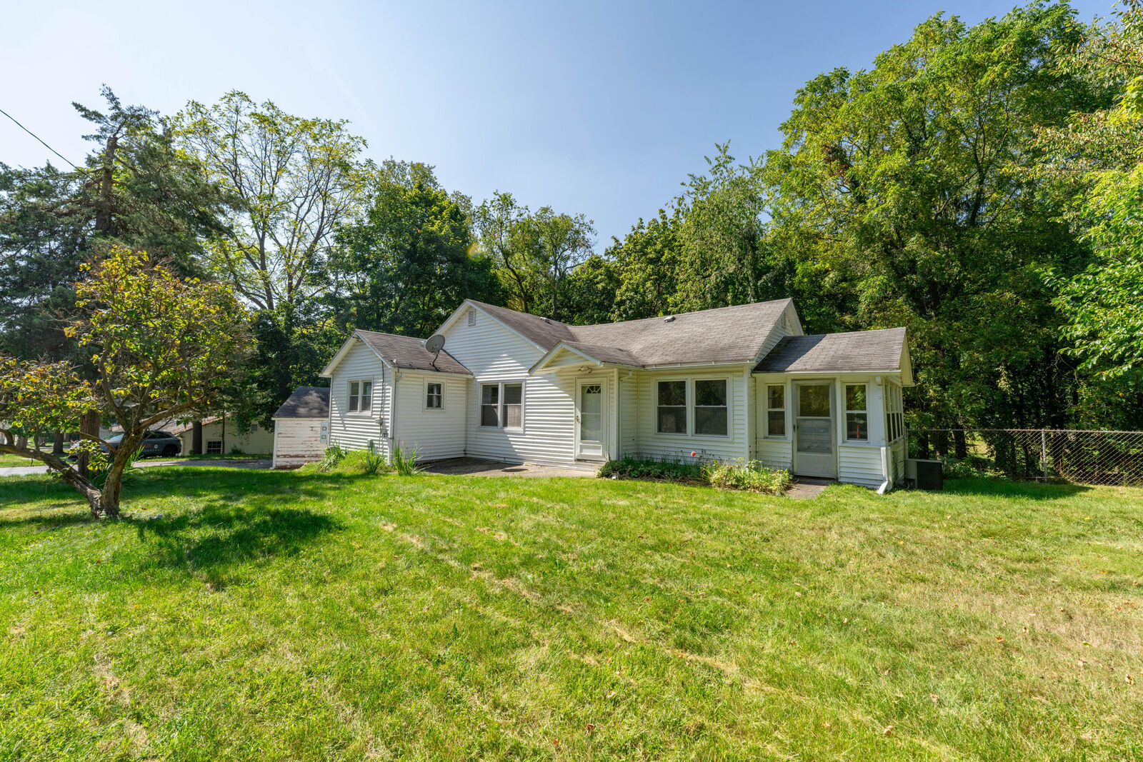 Property Photo:  325 N Kendall Avenue  MI 49006 