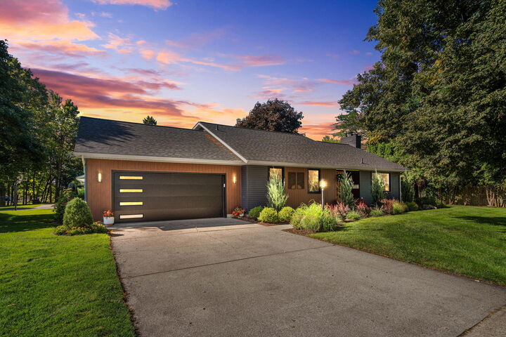 400 Barber Street  Spring Lake MI 49456 photo