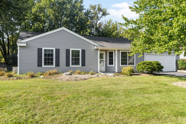 Property Photo: 833 Dartmouth Drive IL 60042