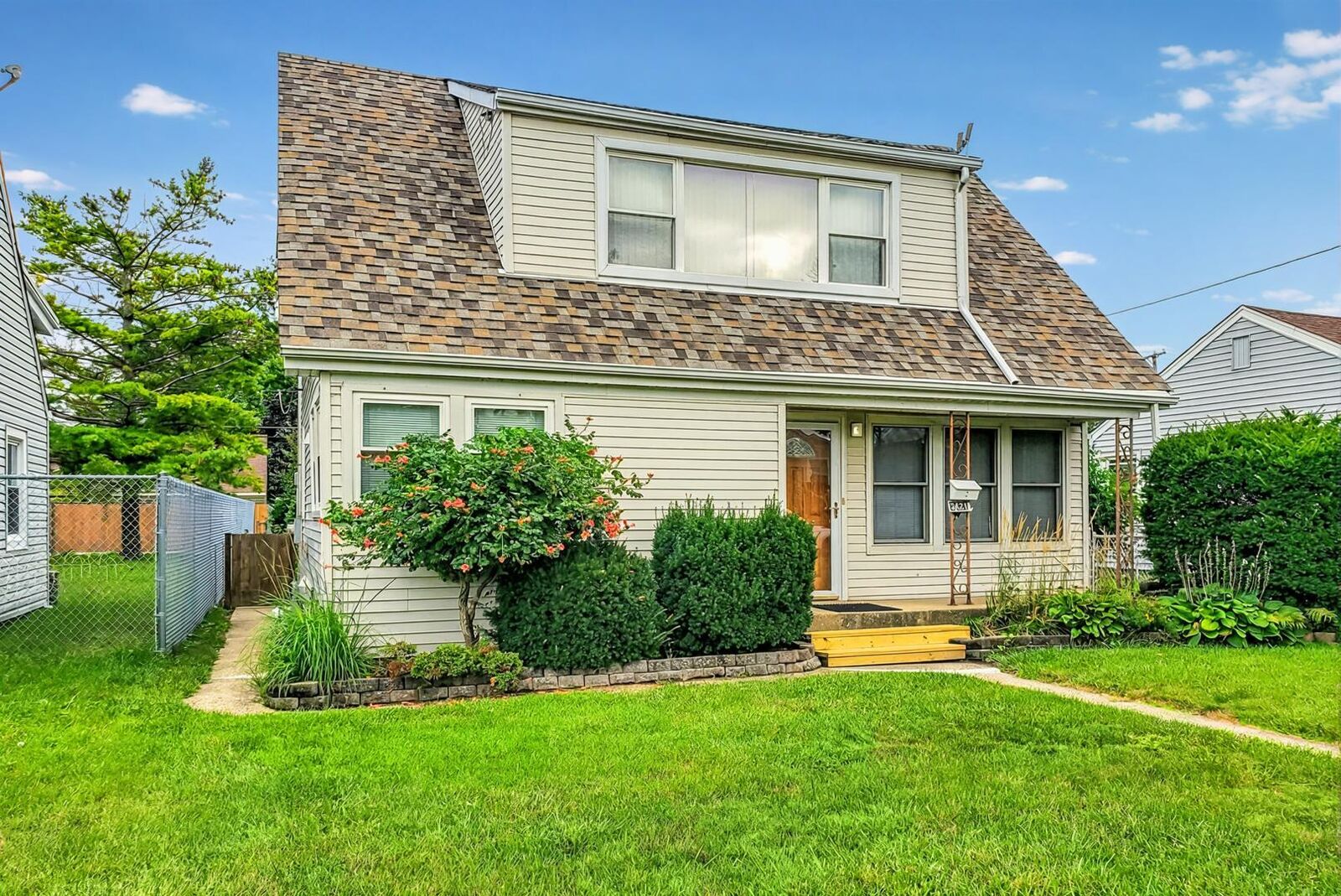 Property Photo: 3421 Elder Lane IL 60131