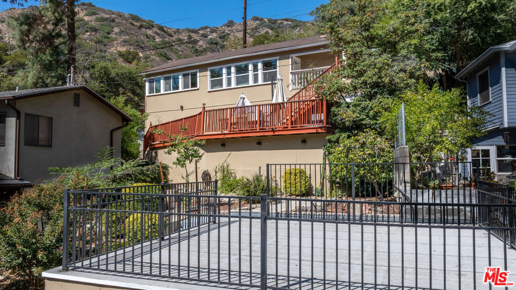 Property Photo:  701 Country Club Drive  CA 91501 